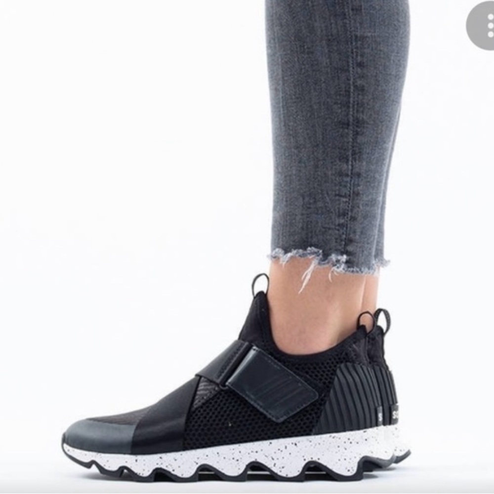 Sorel kinetic sneakers